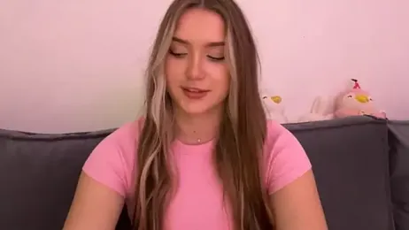 LouraStalter webcam model stream image