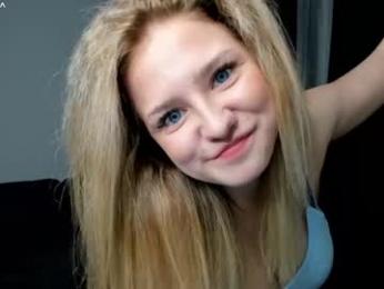 b_e_l_l_a__t_r_i_x webcam model stream image