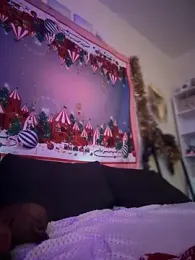 LaraHollywood webcam model stream image