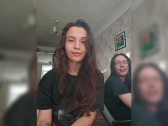 Love_Crew webcam model stream image