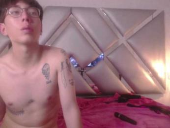 HiddenDesireFx webcam model stream image