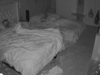 voyeurcam-house-charleys-room webcam model stream image