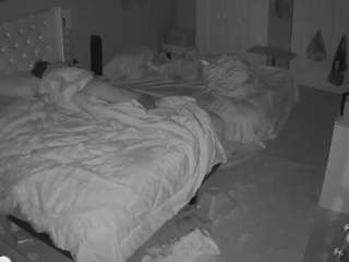 voyeurcam-house-charleys-room webcam model stream image
