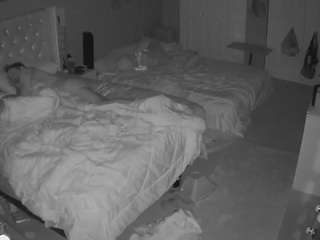 voyeurcam-house-charleys-room webcam model stream image