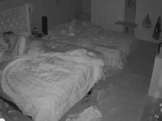 voyeurcam-house-charleys-room webcam model stream image