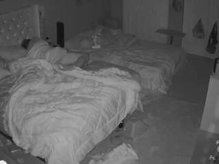 voyeurcam-house-charleys-room webcam model stream image