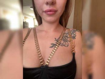 Inessca webcam bongacams model stream image