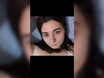 SashaMaroon webcam model stream image