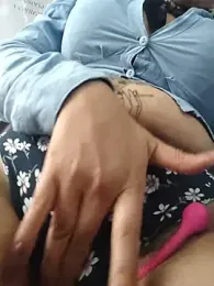 _Sarah-Office1 webcam model stream image