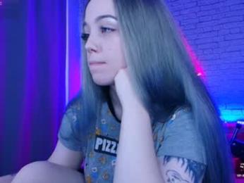 _crazybee_ webcam model stream image