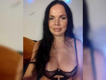 Kirakedi webcam model stream image