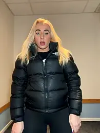 Strongqueen webcam model stream image