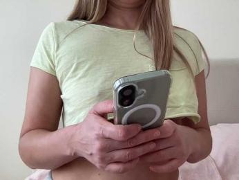 LizaFlower1 webcam bongacams model stream image