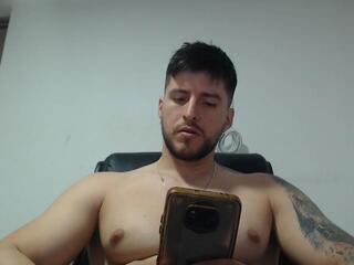 Tiam Stark webcam model stream image