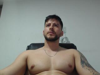 Tiam Stark webcam model stream image