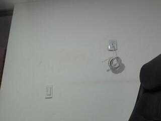 Tiam Stark webcam model stream image