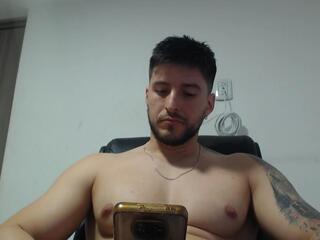 Tiam Stark webcam model stream image