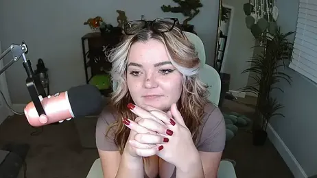 Briieverly webcam model stream image