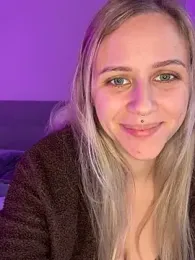 lunawolf21 webcam model stream image