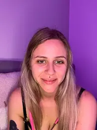 lunawolf21 webcam model stream image