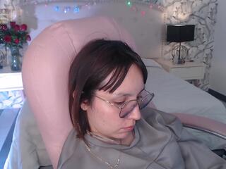 Eliza Golden webcam model stream image