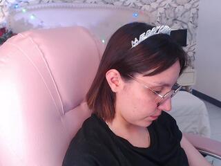 Eliza Golden webcam model stream image