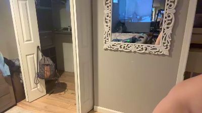 StudlyHardwood webcam model stream image