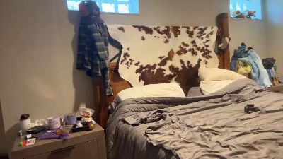 StudlyHardwood webcam model stream image