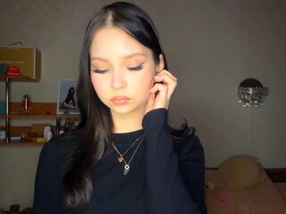 Emma Errett webcam model stream image