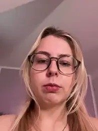 Livewithlucy webcam model stream image