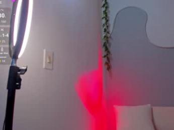 sophiee_s webcam model stream image