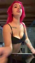 dollyredyxx webcam model stream image