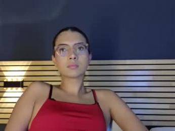 sarasaenz_99 webcam model stream image