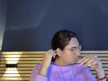 sarasaenz_99 webcam model stream image