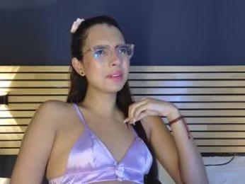 sarasaenz_99 webcam model stream image