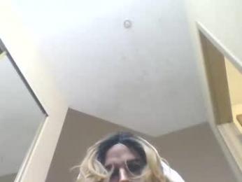 daniellledancing webcam model stream image