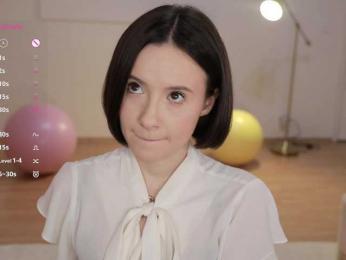 MissEssie webcam bongacams model stream image