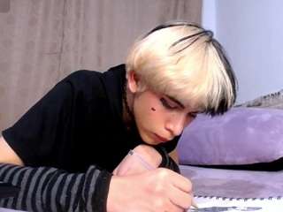 sweetass-18 webcam model stream image