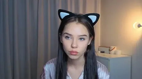 slyshypie webcam stripchat model stream image