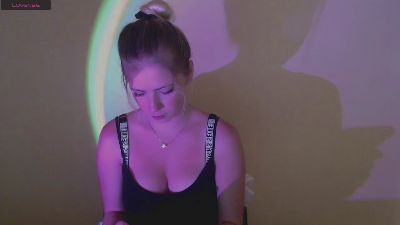AliceMeaww_ webcam model stream image