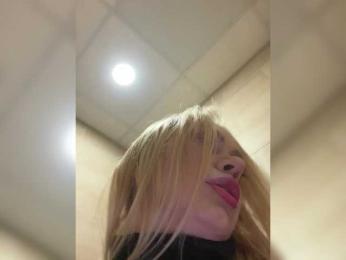 MirandaNow webcam model stream image