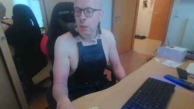 Piercing888 webcam model stream image