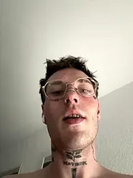 FullTattooBoy webcam model stream image