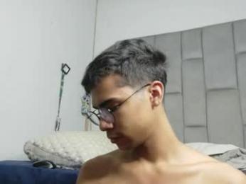 twinksecrets_ webcam model stream image