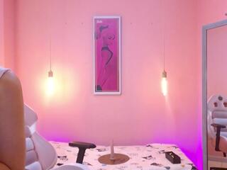 Alice Thompsons webcam model stream image