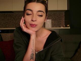 Kim Arrow webcam model stream image