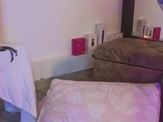 linoshka-1 webcam model stream image