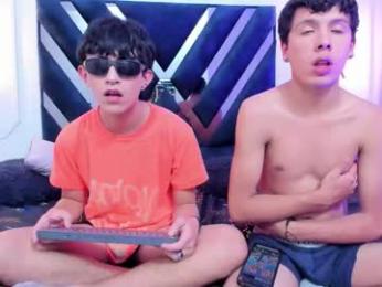 hoot_booys_ webcam model stream image