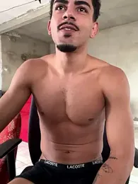 menoquarenta webcam model stream image