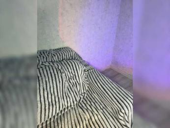 MILEDIUM webcam model stream image